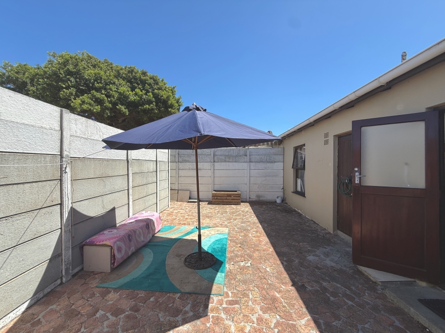 2 Bedroom Property for Sale in Table View Western Cape